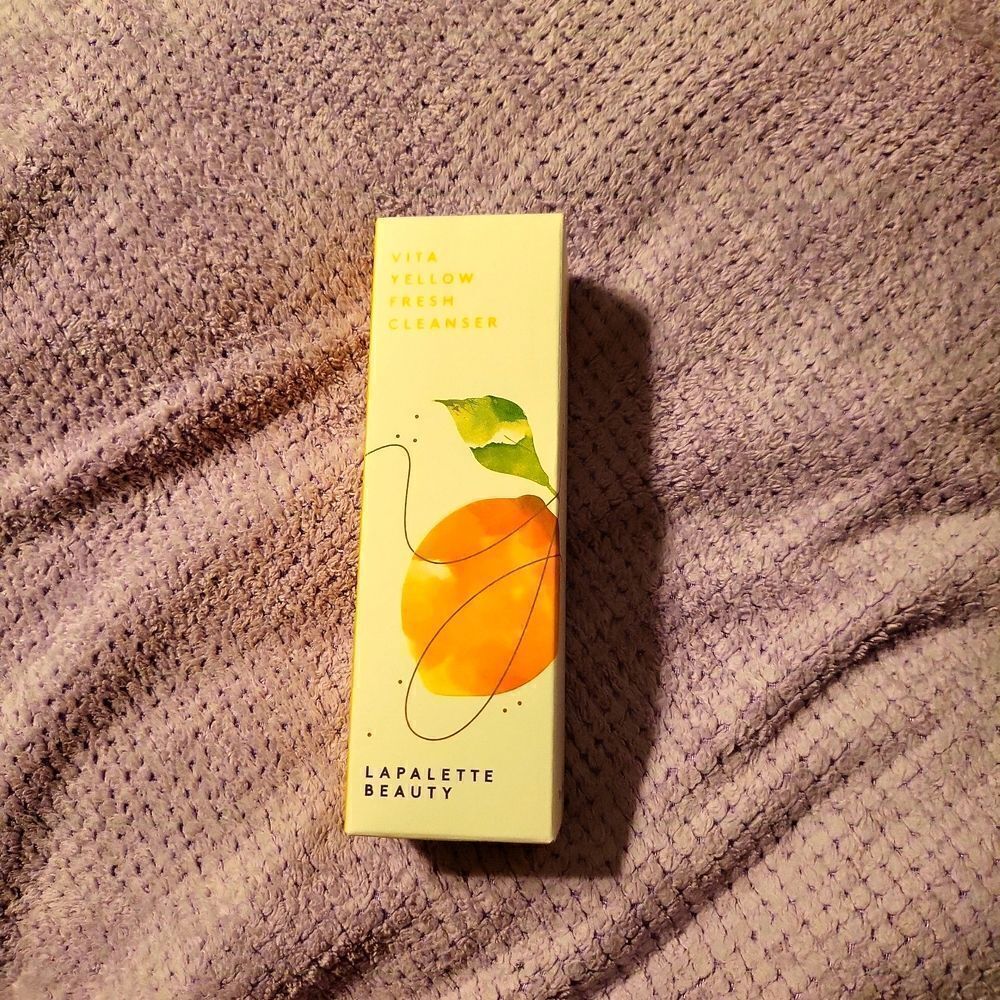 Vita yellow fresh cleanser, by LAPALETTE BEAUTY brand new ,still sealed